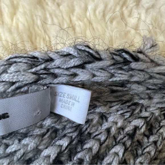 Alexander Wang Asymmetrical Cropped Sweater - Picture 3 of 5